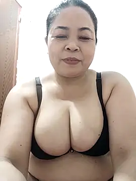 Baby-bigtits2024 online show from October 21, 10:49 am