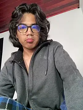 Snapshot of shadowsofgarden chatting on February 19, 1:39 pm shadowsofgarden online show from February 19, 1:39 pm