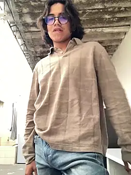 Snapshot of shadowsofgarden chatting on February 20, 2:46 pm shadowsofgarden online show from February 20, 2:46 pm