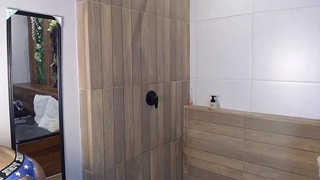 Snapshot of Georgina_Palacios_ chatting on October 3, 10:18 pm Georgina Palacios  online show from October 3, 10:18 pm