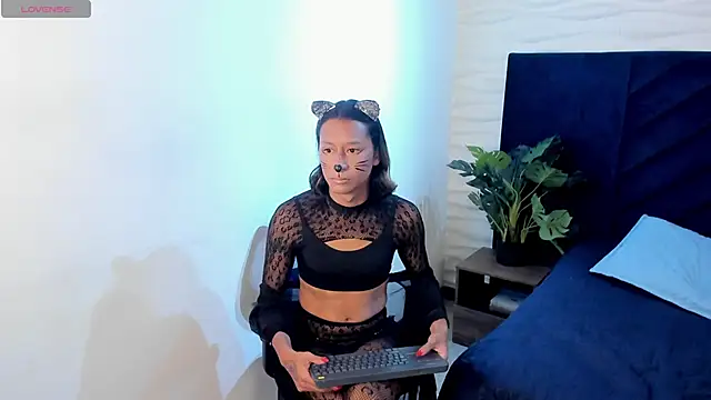 Snapshot of Georgina_Palacios_ chatting on October 29, 3:42 am Georgina Palacios  online show from October 29, 3:42 am