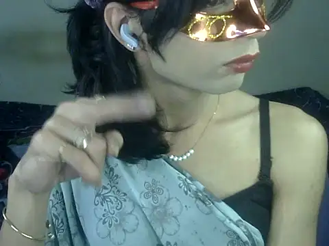 YourCDBitch online show from May 14, 11:22 pm