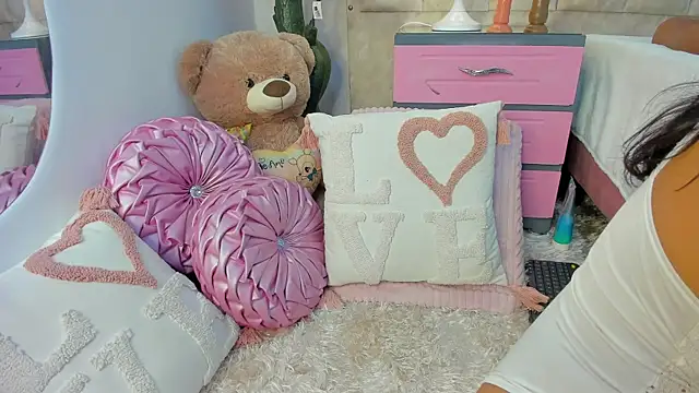 Snapshot of BrithanyParker_ chatting on March 17, 6:28 am BrithanyParker online show from March 17, 6:28 am