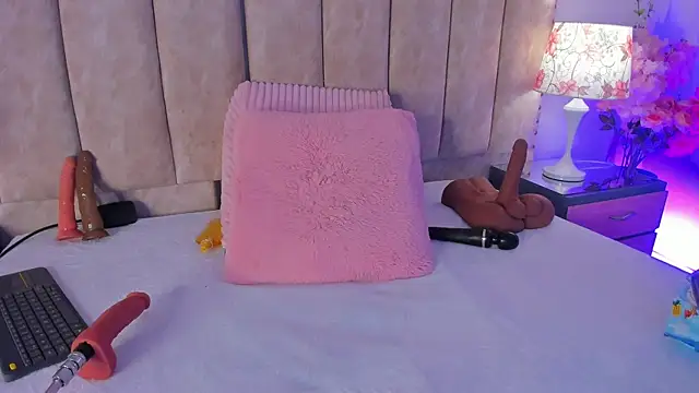 Snapshot of BrithanyParker_ chatting on March 26, 5:57 am BrithanyParker online show from March 26, 5:57 am