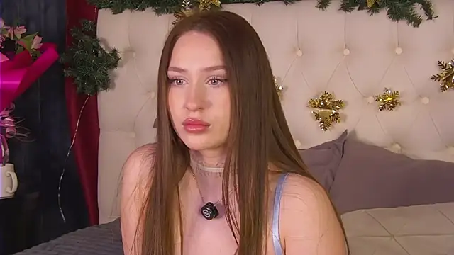 Jackie White  online show from December 19, 1:45 am