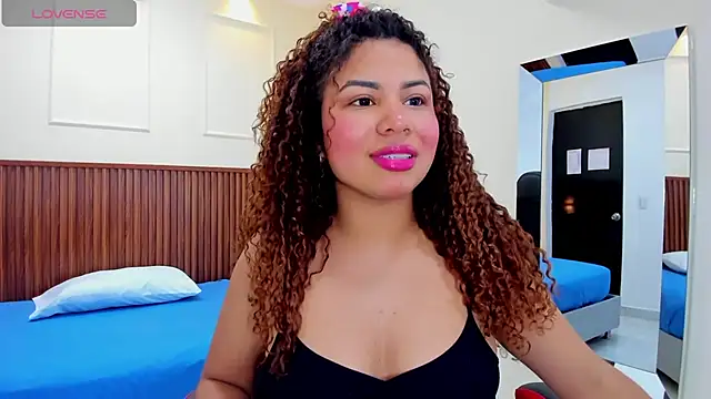 MELINAMARTINS online show from February 20, 7:41 pm