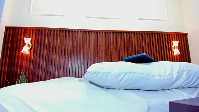 MELINAMARTINS online show from March 6, 10:47 pm