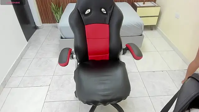 MELINAMARTINS online show from September 10, 7:36 pm