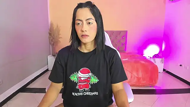 Snapshot of cristal_crossfitx chatting on December 17, 10:21 am cristal crossfitx online show from December 17, 10:21 am