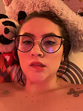 ValentinaOrtiz3 online show from March 24, 9:53 pm