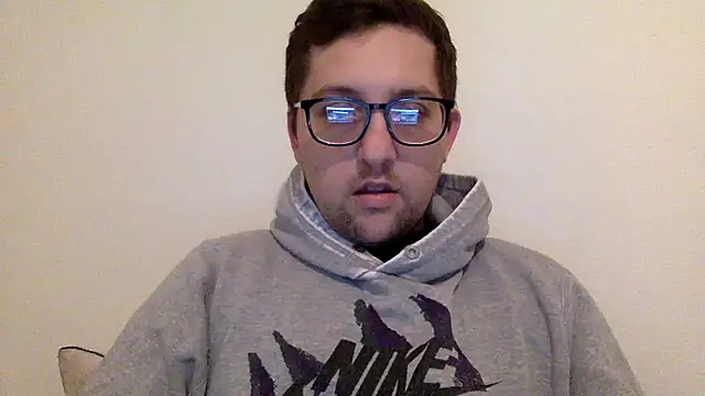 Snapshot of Milflover96 chatting on February 14, 10:47 pm Milflover96 online show from February 14, 10:47 pm