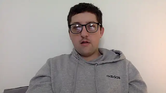 Snapshot of Milflover96 chatting on February 15, 7:39 pm Milflover96 online show from February 15, 7:39 pm