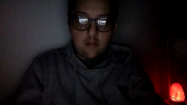 Snapshot of Milflover96 chatting on February 17, 6:09 am Milflover96 online show from February 17, 6:09 am