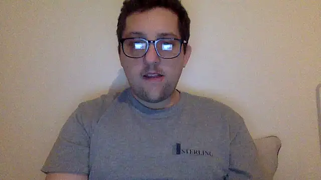 Snapshot of Milflover96 chatting on February 18, 1:43 am Milflover96 online show from February 18, 1:43 am