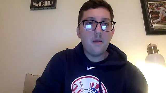 Snapshot of Milflover96 chatting on February 19, 12:14 am Milflover96 online show from February 19, 12:14 am
