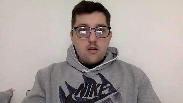 Snapshot of Milflover96 chatting on February 20, 6:02 pm Milflover96 online show from February 20, 6:02 pm
