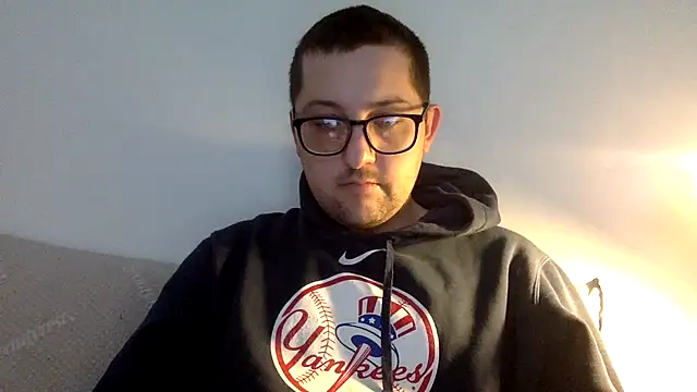 Snapshot of Milflover96 chatting on February 22, 9:48 pm Milflover96 online show from February 22, 9:48 pm