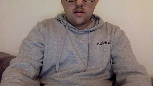 Snapshot of Milflover96 chatting on February 24, 3:53 pm Milflover96 online show from February 24, 3:53 pm