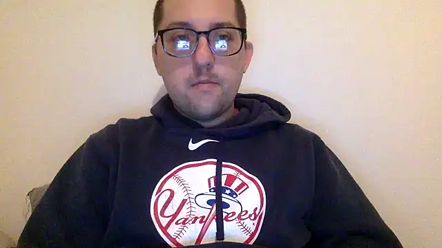 Snapshot of Milflover96 chatting on February 26, 2:04 am Milflover96 online show from February 26, 2:04 am