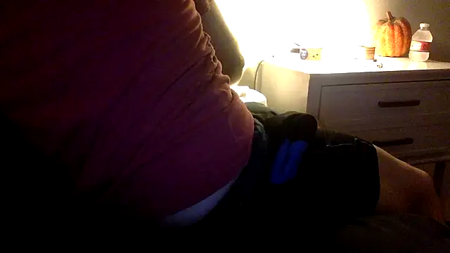 Snapshot of Milflover96 chatting on February 26, 5:09 am Milflover96 online show from February 26, 5:09 am