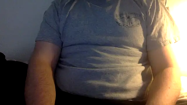 Snapshot of Milflover96 chatting on March 3, 8:43 pm Milflover96 online show from March 3, 8:43 pm