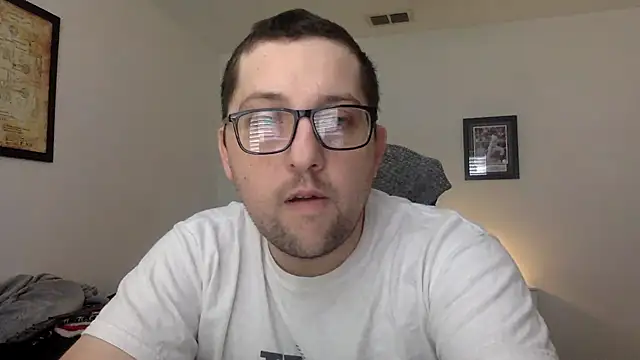 Snapshot of Milflover96 chatting on March 9, 5:28 pm Milflover96 online show from March 9, 5:28 pm