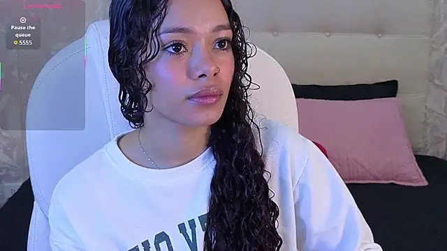 sara sharma  online show from January 6, 1:26 pm