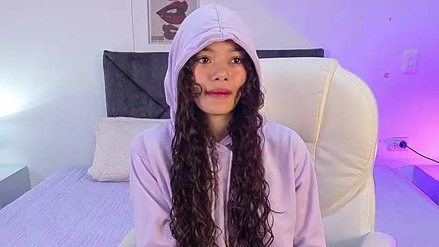 sara sharma  online show from February 9, 1:37 pm