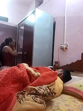 Snapshot of Hot_couple493 chatting on February 24, 8:14 pm Hot couple493 online show from February 24, 8:14 pm