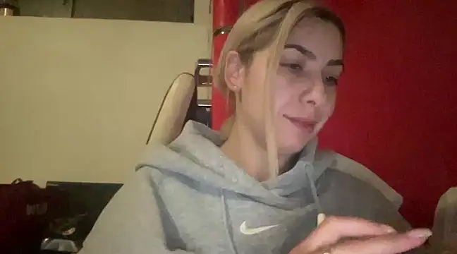 Snapshot of sarrah_rossy chatting on February 16, 7:16 pm sarrah rossy online show from February 16, 7:16 pm