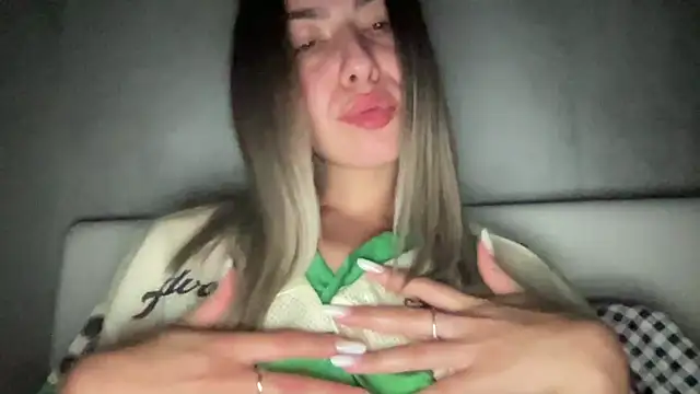 Snapshot of sarrah_rossy chatting on September 13, 9:14 pm sarrah rossy online show from September 13, 9:14 pm