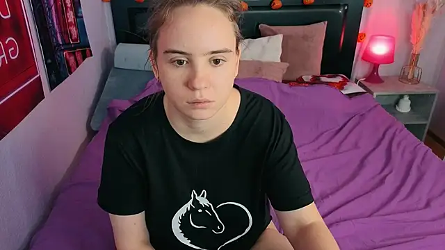 Snapshot of Lika_0ne chatting on November 24, 12:27 pm Lika 0ne online show from November 24, 12:27 pm