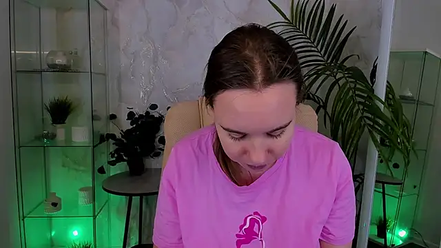 Snapshot of Lika_0ne chatting on January 11, 12:10 pm Lika 0ne online show from January 11, 12:10 pm