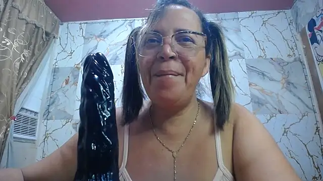 Snapshot of alina_maturehot chatting on June 12, 9:30 am alina maturehot online show from June 12, 9:30 am