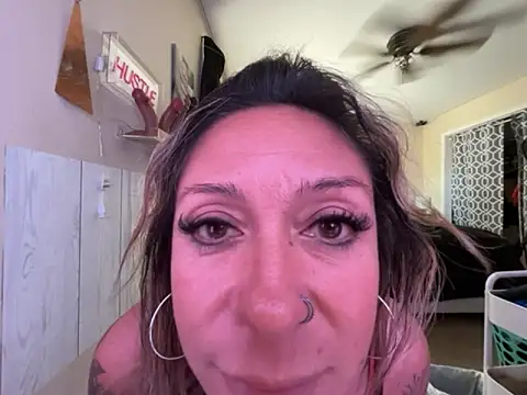 bossyroxy84 online show from October 22, 5:13 pm