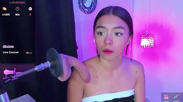 Snapshot of lanna_brunette chatting on October 18, 12:50 pm lanna brunette online show from October 18, 12:50 pm