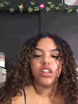 Snapshot of Anitta_bell chatting on April 15, 4:03 pm Anitta bell online show from April 15, 4:03 pm