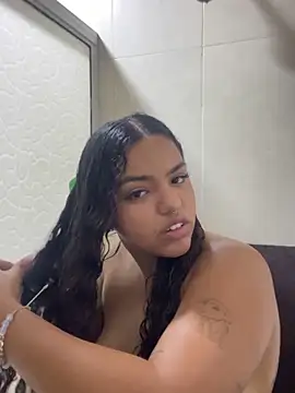 Snapshot of Anitta_bell chatting on April 27, 3:04 am Anitta bell online show from April 27, 3:04 am