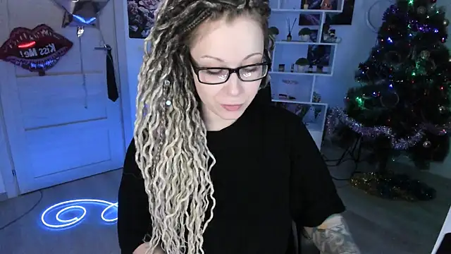 HoneySallyMoore online show from January 10, 5:26 pm