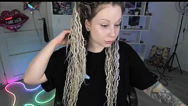 HoneySallyMoore online show from March 12, 3:29 pm