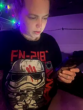 Snapshot of favoritestepsis chatting on September 21, 12:45 am favoritestepsis online show from September 21, 12:45 am