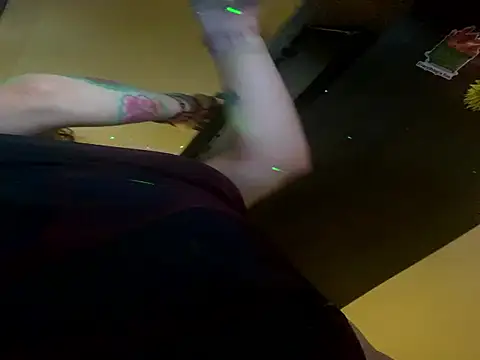 Snapshot of favoritestepsis chatting on October 27, 2:21 pm favoritestepsis online show from October 27, 2:21 pm