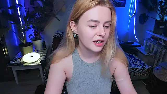 Alexa Pirs online show from December 1, 12:32 pm