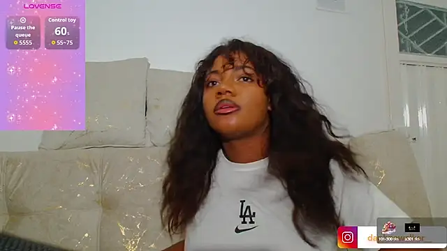 Daphnewalker   online show from October 1, 3:01 am