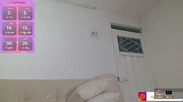 Daphnewalker   online show from October 9, 10:35 am