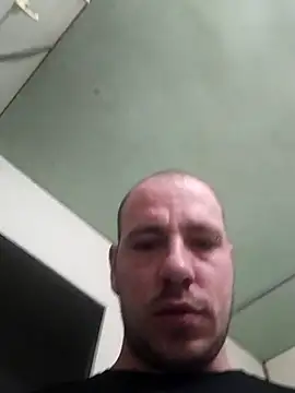 Snapshot of jarous32- chatting on February 12, 5:47 am jarous32- online show from February 12, 5:47 am