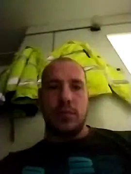 Snapshot of jarous32- chatting on February 15, 5:51 am jarous32- online show from February 15, 5:51 am