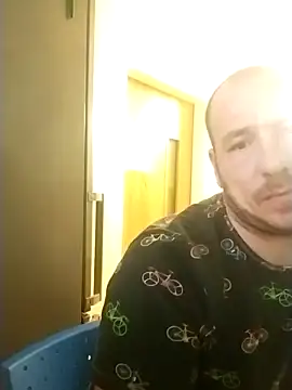 Snapshot of jarous32- chatting on February 19, 6:11 am jarous32- online show from February 19, 6:11 am