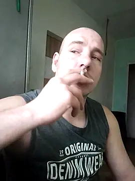 Snapshot of jarous32- chatting on February 23, 6:49 am jarous32- online show from February 23, 6:49 am