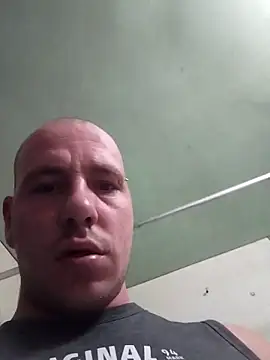 Snapshot of jarous32- chatting on February 23, 6:23 pm jarous32- online show from February 23, 6:23 pm